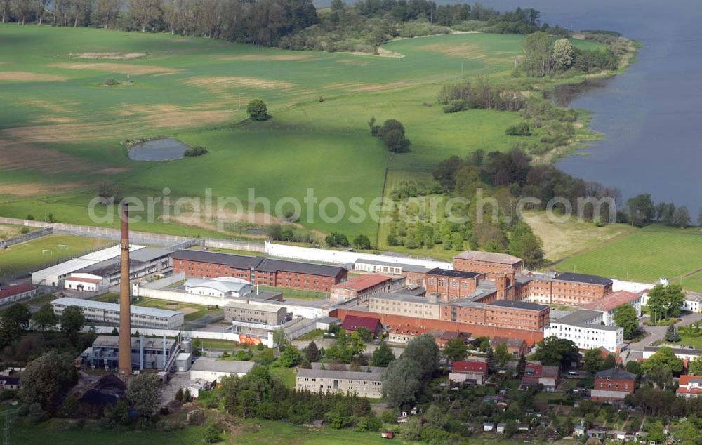 Aerial photograph Bützow - Die Justizvollzugsanstalt (JVA) Bützow befindet sich auf einem etwa 270000 Quadratmeter großen Gelände im Ortsteil Dreibergen im Nordwesten der mecklenburgischen Kleinstadt Bützow. Sie ist die größte der sechs justizvollzugsanstalten in Mecklenburg-Vorpommern. JVA Bützow; Kühlungsborner Str. 29a; 18461 Bützow; Tel.: (038461)55–0; Fax.: (038461)55–105; http://