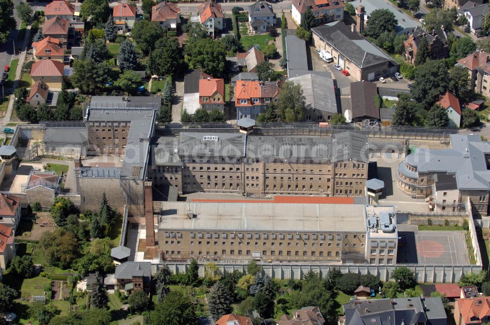 Naumburg from the bird's eye view: Blick auf die JVA Naumburg Am Salztor 5. Die Justizvollzugsanstalt verfügt über 264 Haftplätze für den geschlossenen Vollzug männlicher Erwachsener und eine Abteilung für den offenen Vollzug. Kontakt: Tel. +49(0)3445 280, Email: poststelle@jva-nmb.mj.sachsen-anhalt.de