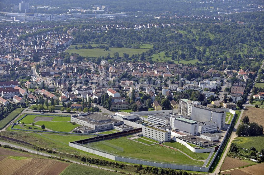 Aerial image Stuttgart - Blick auf die Justizvollzugsanstalt Stuttgart im Stadtteil Stammheim. Die JVA wurde von 1959 bis 1963 erbaut und wurde in den 1970ern durch die Inhaftierung von RAF-Mitgliedern bekannt. View the prison in the Stuttgart district Stammheim. The prison was built in 1959-1963 and was known in the 1970s by the detention of RAF members.