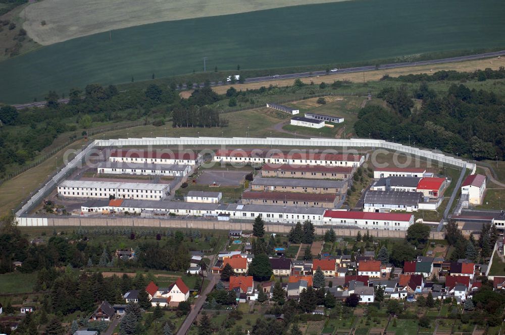 Volkstedt from above - Die Justizvollzugsanstalt ist eine Anstalt des geschlossenen Vollzugs für männliche erwachsene Strafgefangene. Adresse: Justizvollzugsanstalt Volkstedt, Am Sandberg 11, 06295 Lutherstadt Eisleben, Tel.: (0 34 75) 65 70, Fax: (0 34 75) 65 72 14, E-Mail: poststelle@jva-vol.mj.sachsen-anhalt.de