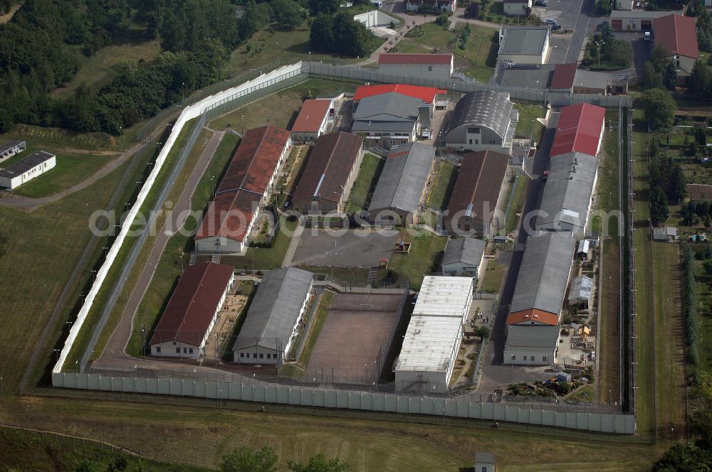 Volkstedt from the bird's eye view: Die Justizvollzugsanstalt ist eine Anstalt des geschlossenen Vollzugs für männliche erwachsene Strafgefangene. Adresse: Justizvollzugsanstalt Volkstedt, Am Sandberg 11, 06295 Lutherstadt Eisleben, Tel.: (0 34 75) 65 70, Fax: (0 34 75) 65 72 14, E-Mail: poststelle@jva-vol.mj.sachsen-anhalt.de