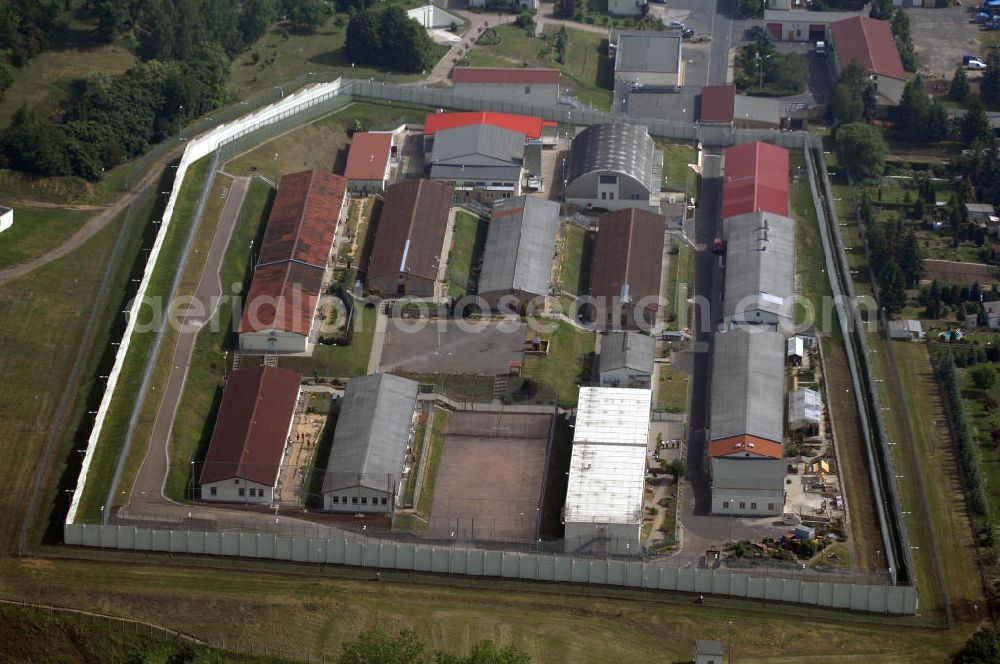 Aerial image Volkstedt - Die Justizvollzugsanstalt ist eine Anstalt des geschlossenen Vollzugs für männliche erwachsene Strafgefangene. Adresse: Justizvollzugsanstalt Volkstedt, Am Sandberg 11, 06295 Lutherstadt Eisleben, Tel.: (0 34 75) 65 70, Fax: (0 34 75) 65 72 14, E-Mail: poststelle@jva-vol.mj.sachsen-anhalt.de