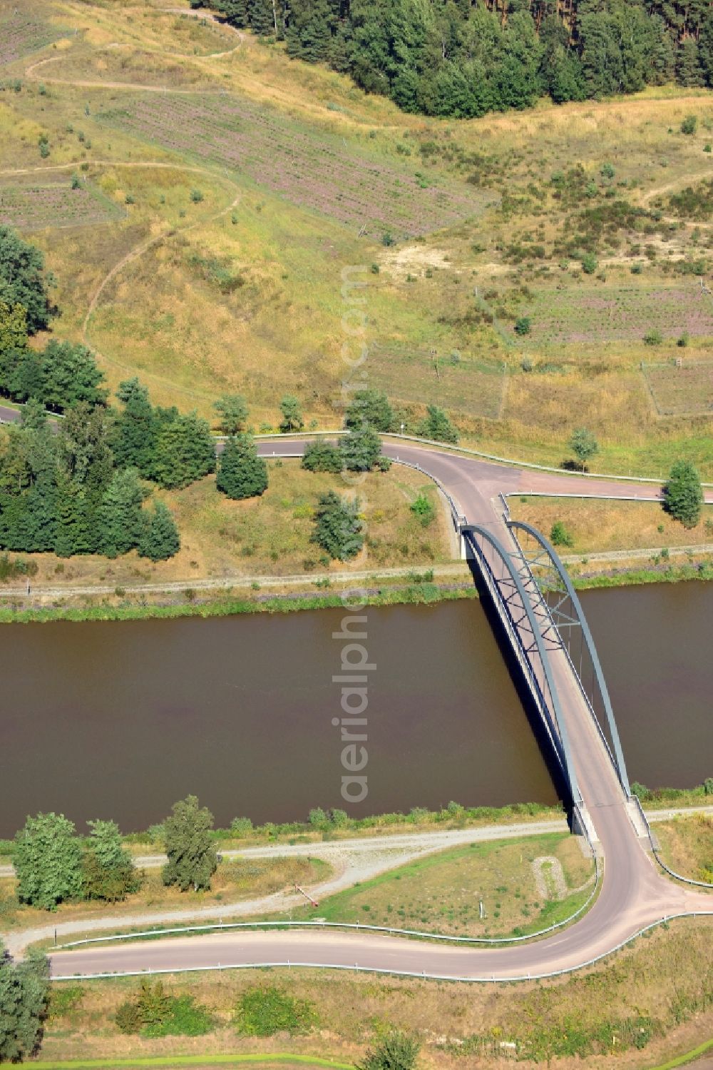 Kade OT Kader Schleuse from the bird's eye view: The Kader bridge over the Elbe-Havel-Canel in the state Saxony-Anhalt