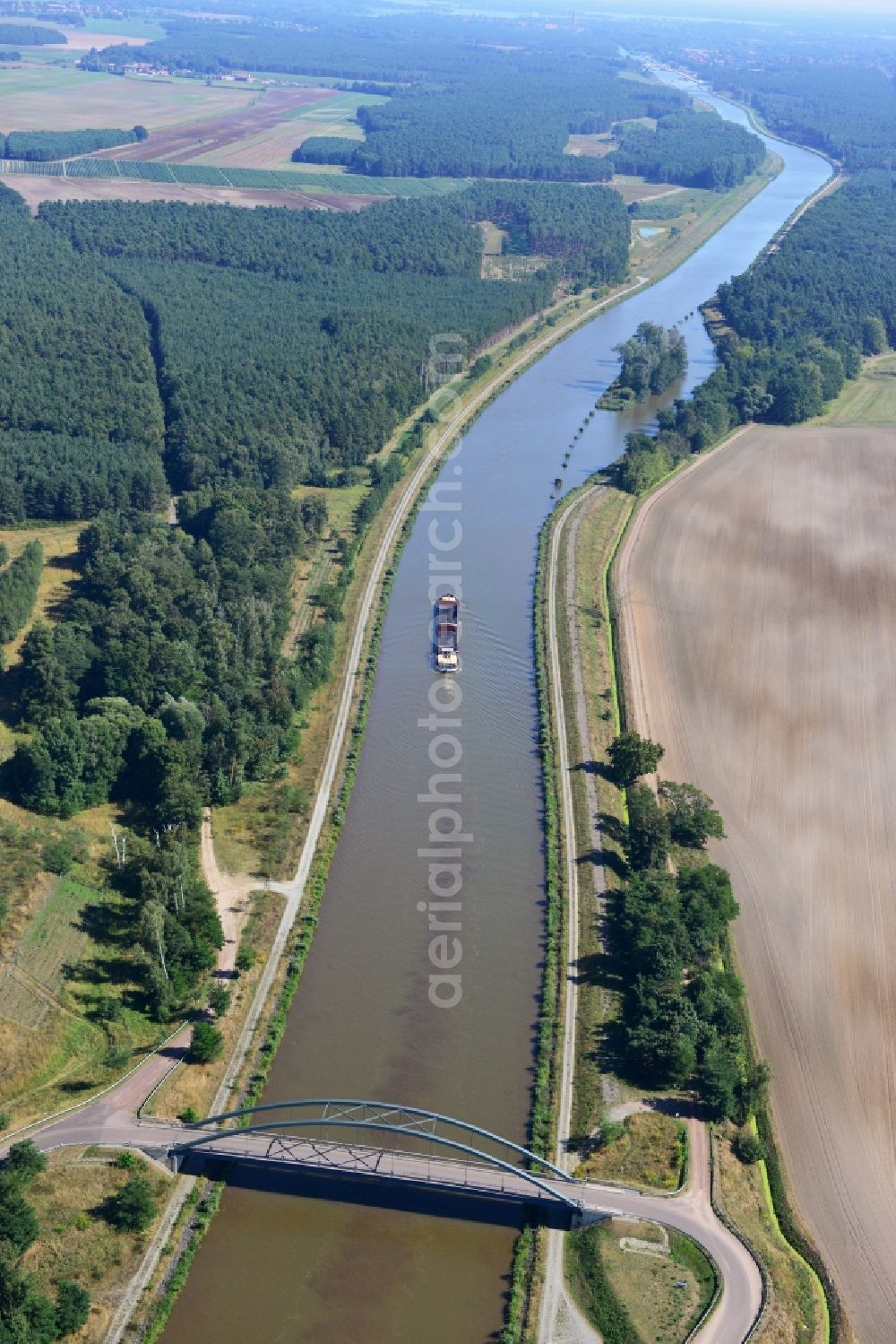 Aerial photograph Kade OT Kader Schleuse - The Kader bridge over the Elbe-Havel-Canel in the state Saxony-Anhalt