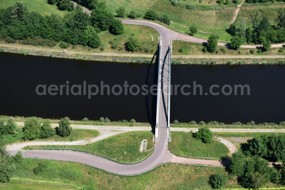 Kade from the bird's eye view: Kader bridge over the Elbe-Havel-Canel in the state Saxony-Anhalt