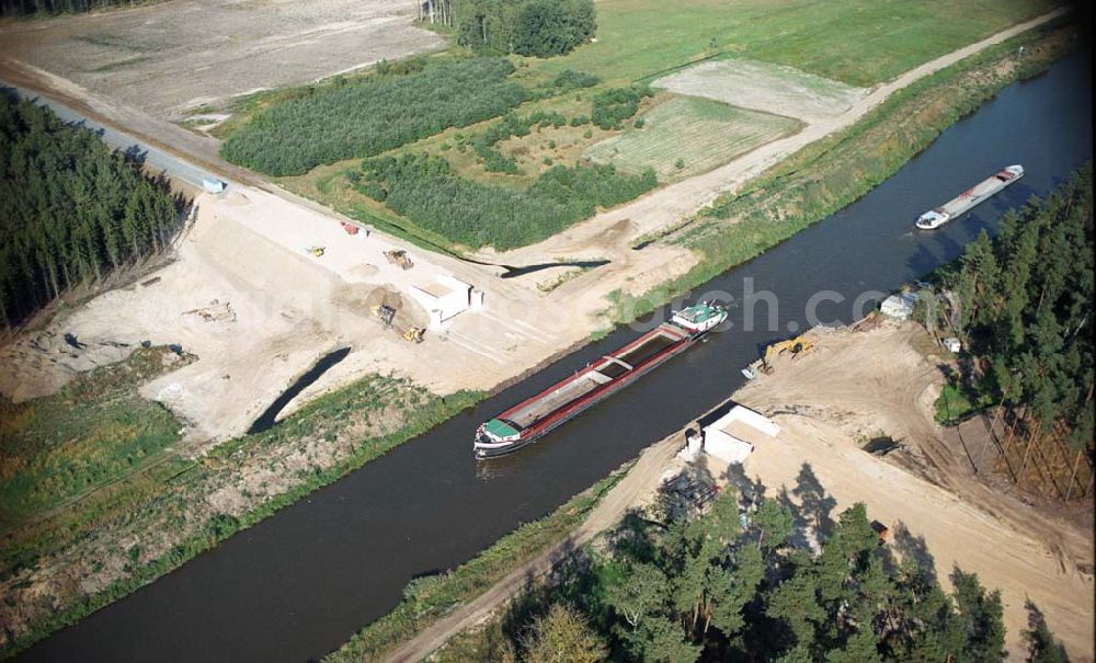 Aerial photograph Genthin - Blick auf die Baustelle der Kader Brücke östlich von Genthin