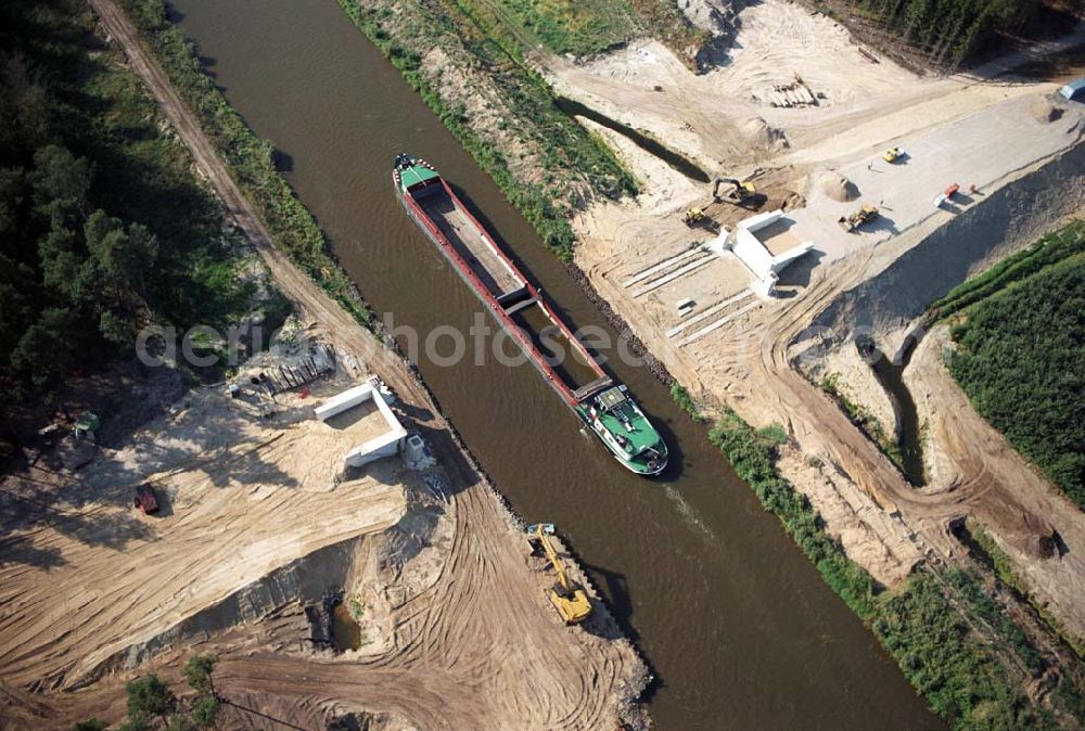 Genthin from the bird's eye view: Blick auf die Baustelle der Kader Brücke östlich von Genthin