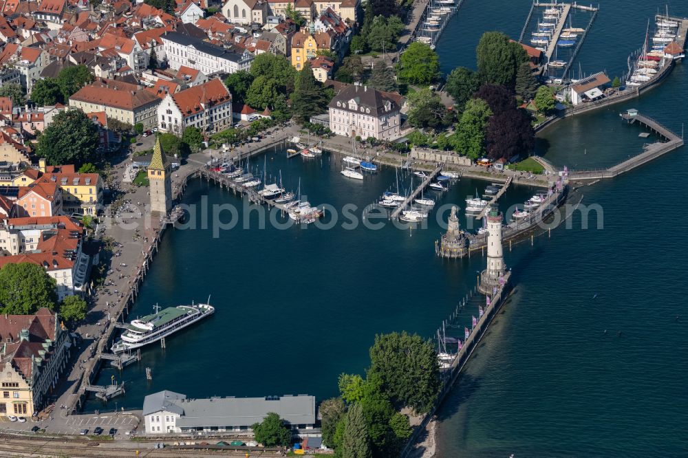 Aerial photograph Lindau (Bodensee) - Ship moorings at the inland harbor basin on the banks of Lake of Constance in Lindau (Bodensee) at Bodensee in the state Bavaria, Germany