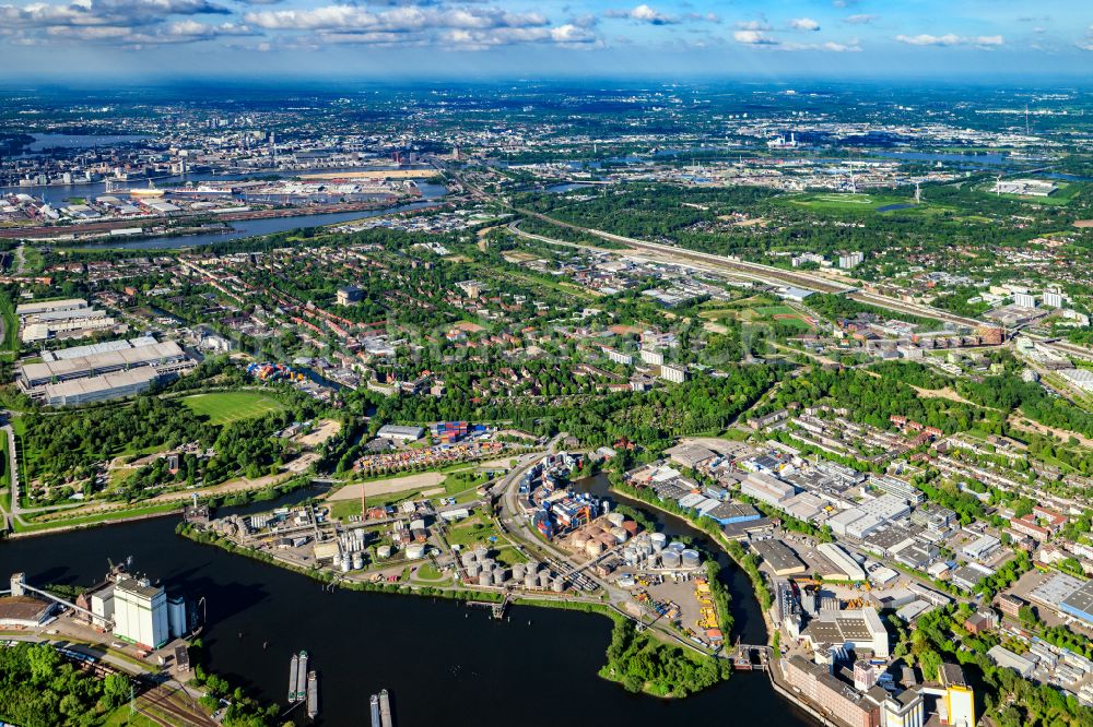 Hamburg from above - Ship moorings at the inland harbor basin on the banks of Schluisgrovehafen on street Schluisgrove in Hamburg, Germany