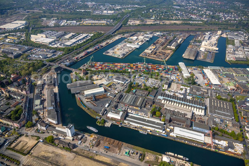 Dortmund from above - Quays and boat moorings at the port of the inland port in Dortmund at Ruhrgebiet in the state North Rhine-Westphalia, Germany