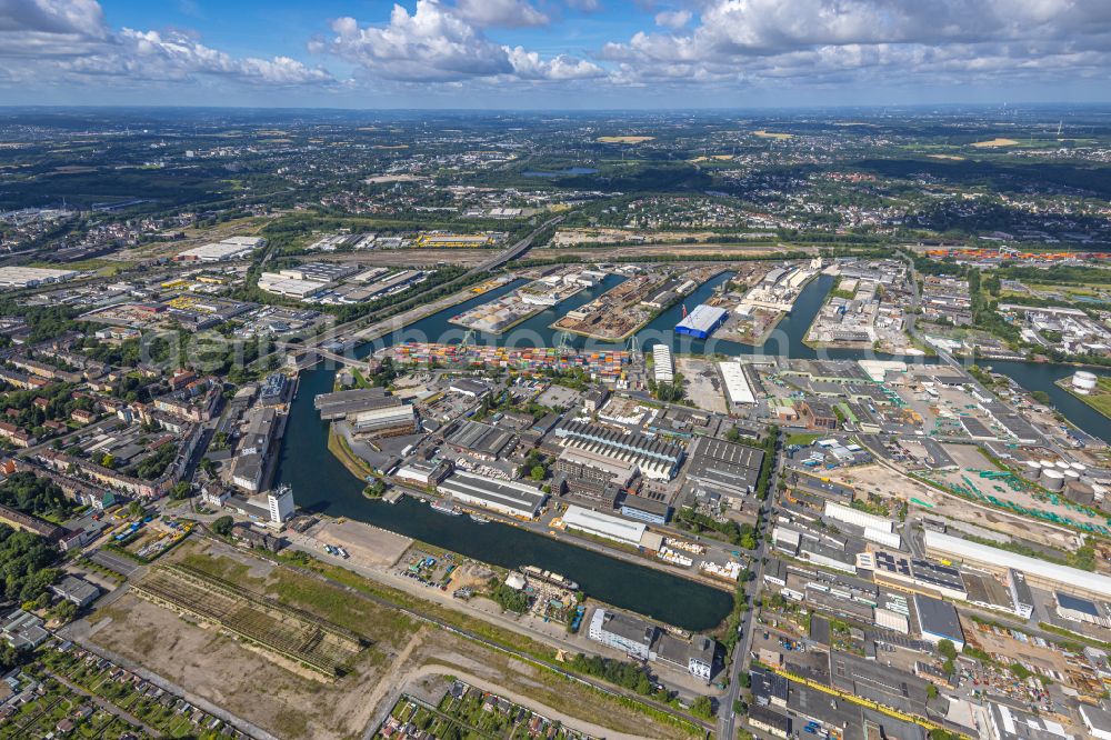 Dortmund from the bird's eye view: Quays and boat moorings at the port of the inland port in Dortmund in the state North Rhine-Westphalia, Germany