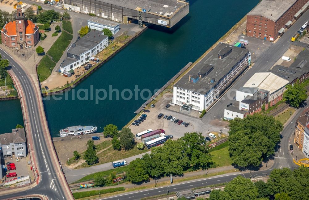 Aerial photograph Dortmund - Quays and boat moorings at the port of the inland port Dortmunder Hafen AG on Speicherstrasse in Dortmund in the state North Rhine-Westphalia, Germany