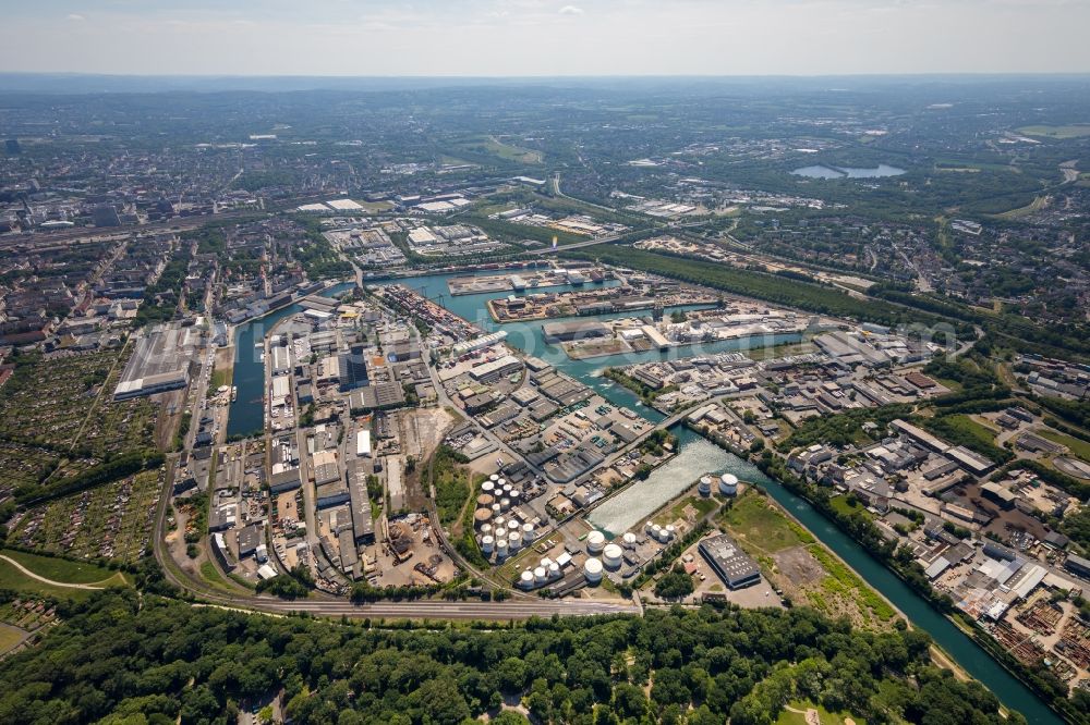 Dortmund from above - Quays and boat moorings at the port of the inland port Dortmunder Hafen AG on Speicherstrasse in Dortmund in the state North Rhine-Westphalia, Germany