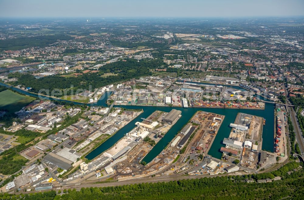 Aerial image Dortmund - Quays and boat moorings at the port of the inland port Dortmunder Hafen AG on Speicherstrasse in Dortmund in the state North Rhine-Westphalia, Germany