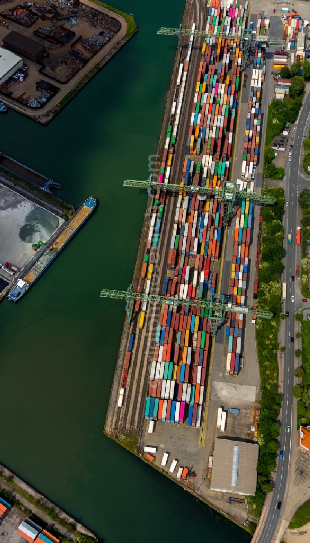 Dortmund from above - Quays and boat moorings at the port of the inland port Dortmunder Hafen AG on Speicherstrasse in Dortmund in the state North Rhine-Westphalia, Germany