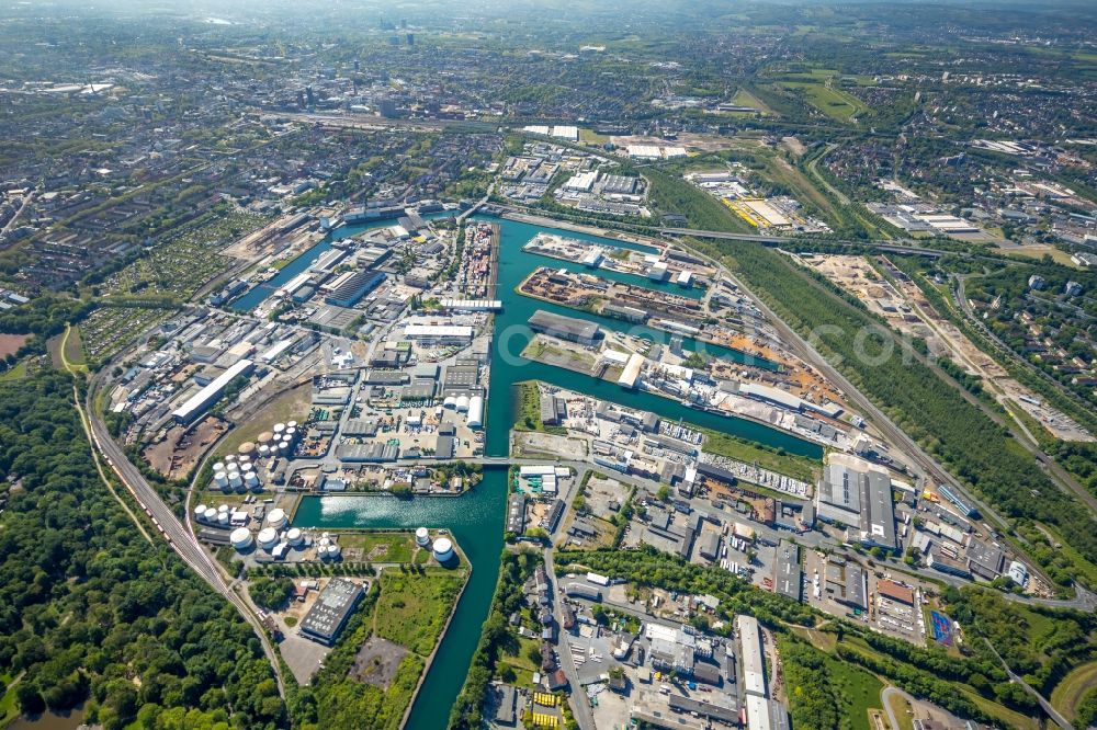 Dortmund from above - Quays and boat moorings at the port of the inland port Dortmunder Hafen AG on Speicherstrasse in Dortmund at Ruhrgebiet in the state North Rhine-Westphalia, Germany