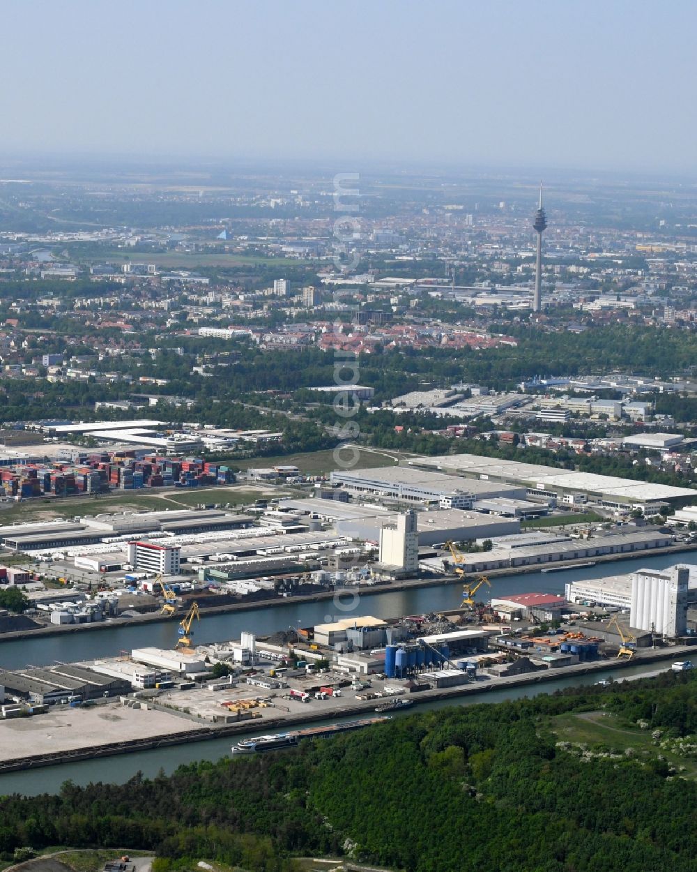 Nürnberg from the bird's eye view: Quays and boat moorings at the port of the inland port Gueterverkehr-Hafen Nuernberg in Nuremberg in the state Bavaria, Germany