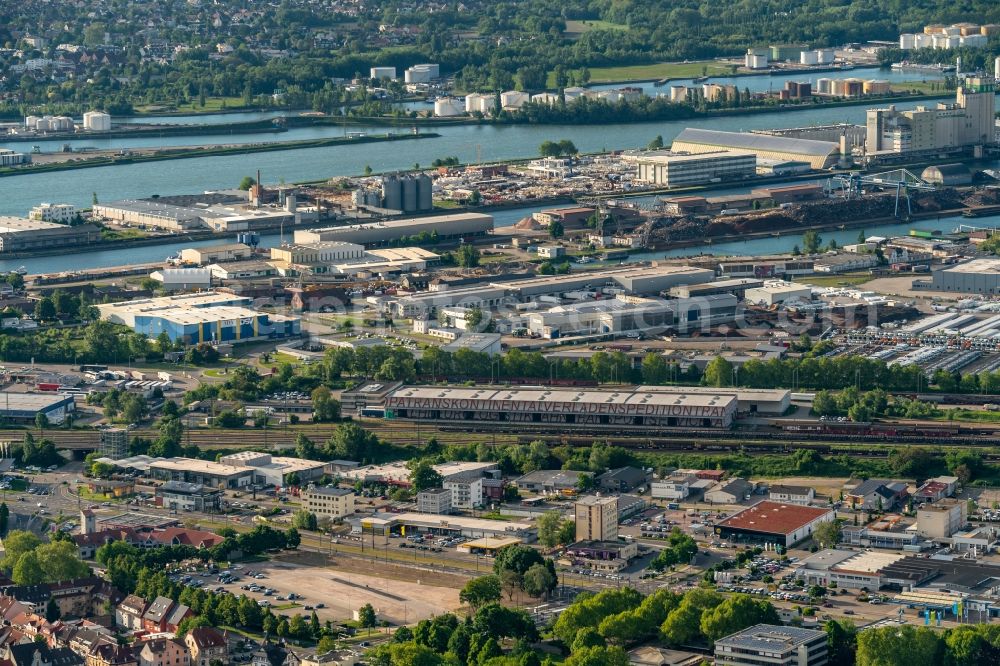 Kehl from the bird's eye view: Quays and boat moorings at the port of the inland port and Industriegebiet in Kehl in the state Baden-Wurttemberg, Germany