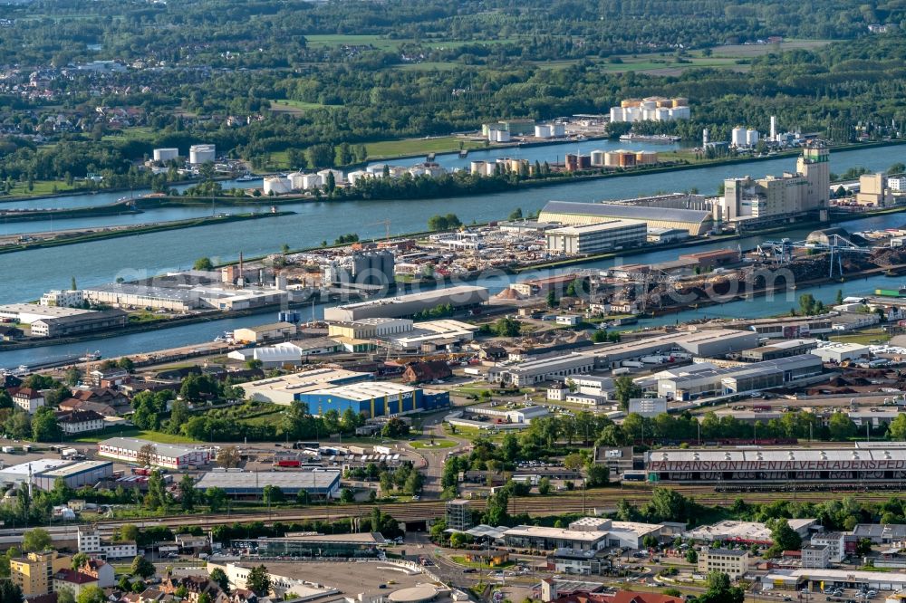 Aerial photograph Kehl - Quays and boat moorings at the port of the inland port and Industriegebiet in Kehl in the state Baden-Wurttemberg, Germany