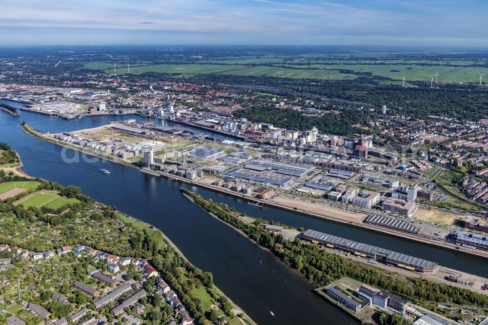 Bremen from above - Quays and boat moorings at the port of the inland port in the district Ueberseestadt in Bremen, Germany