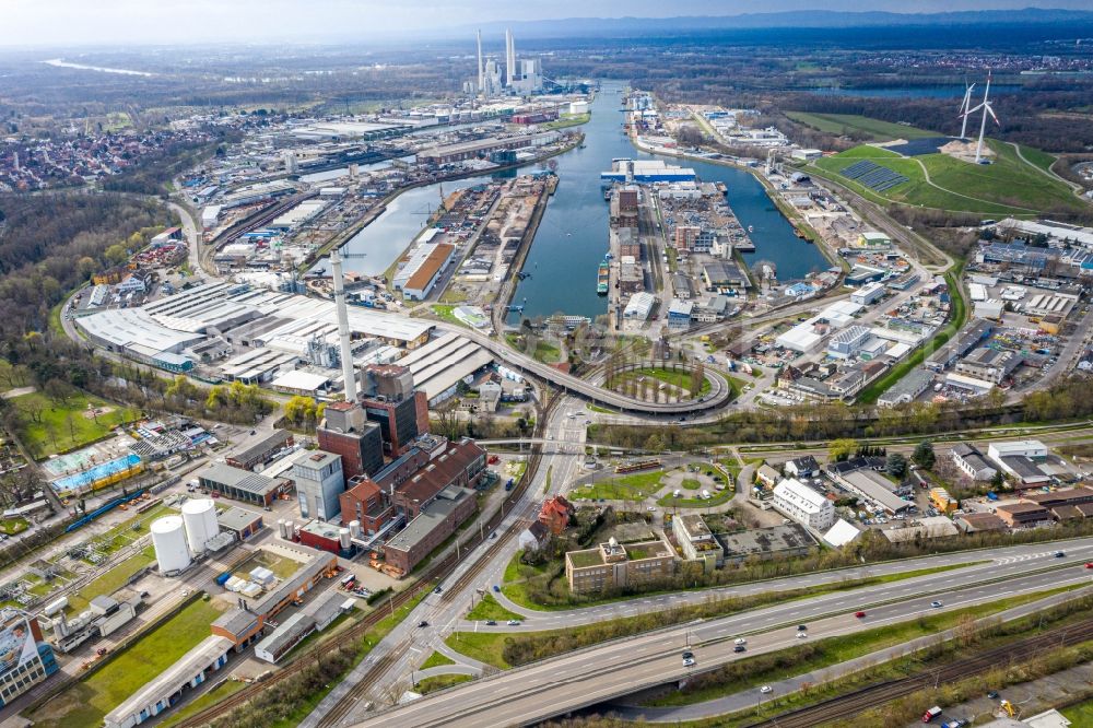 Aerial image Karlsruhe - Quays and boat moorings at the port of the inland port in the district Muehlburg in Karlsruhe in the state Baden-Wurttemberg, Germany