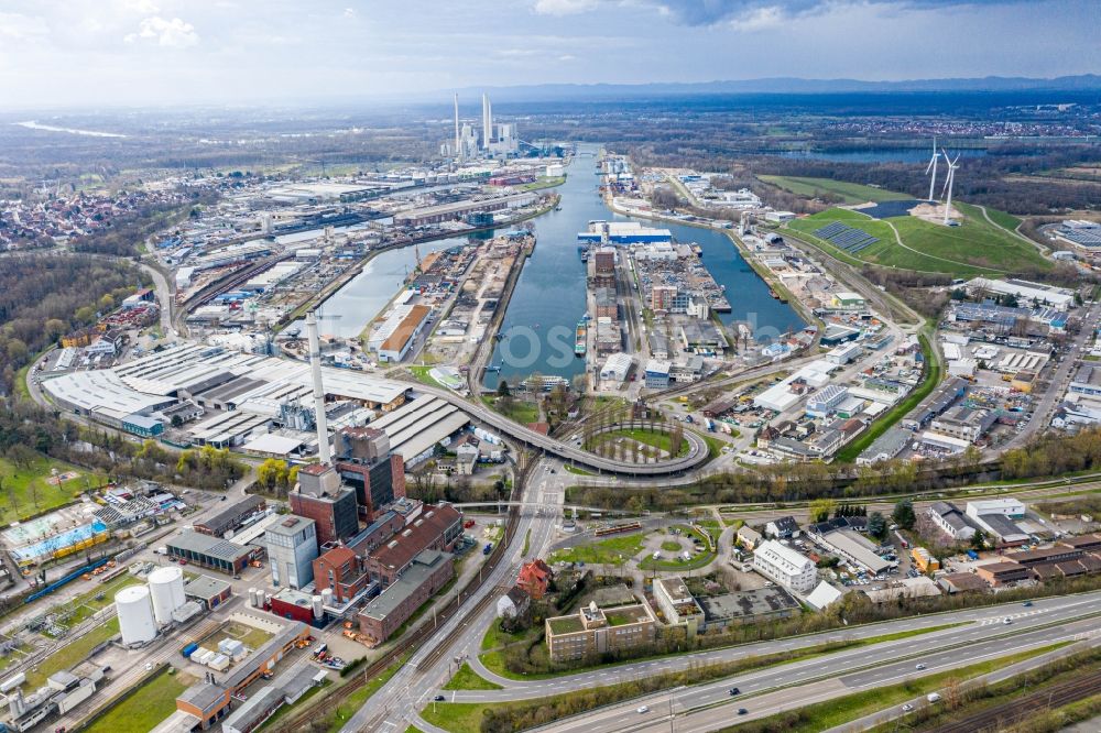 Karlsruhe from the bird's eye view: Quays and boat moorings at the port of the inland port in the district Muehlburg in Karlsruhe in the state Baden-Wurttemberg, Germany