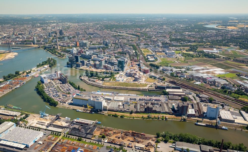 Düsseldorf from above - Quays and boat moorings at the port of the inland port of the Rhine river in Duesseldorf in the state North Rhine-Westphalia, Germany