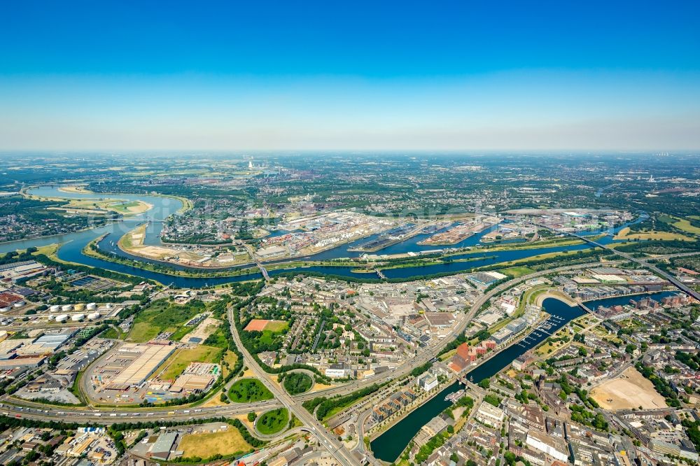 Duisburg from above - Quays and boat moorings at the port of the inland port on Rhein and on Ruhr in the district Ruhrort in Duisburg in the state North Rhine-Westphalia, Germany