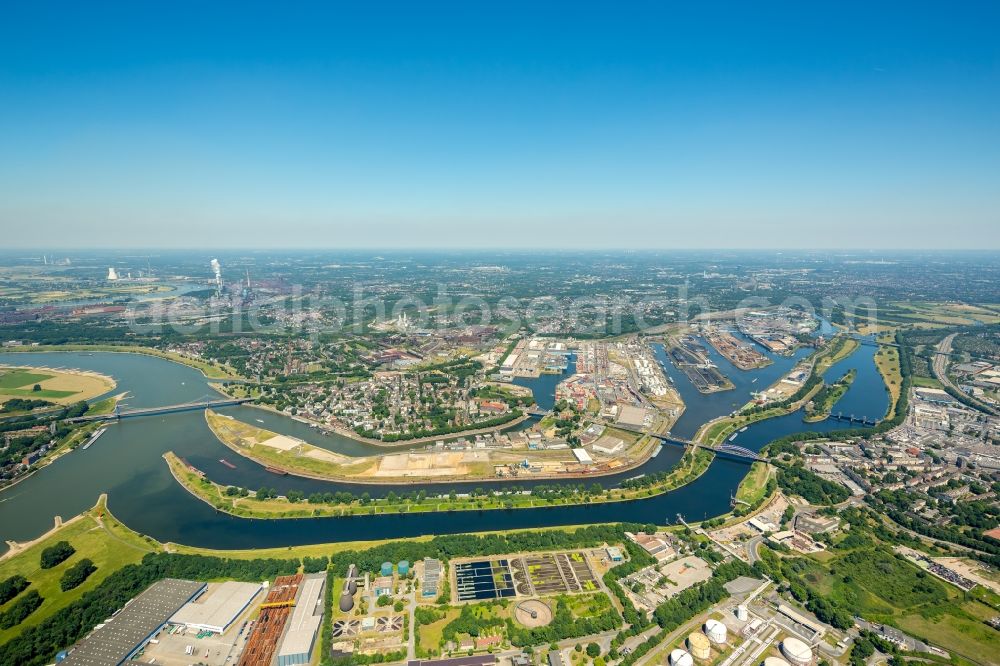 Duisburg from above - Quays and boat moorings at the port of the inland port on Rhein and on Ruhr in the district Ruhrort in Duisburg in the state North Rhine-Westphalia, Germany