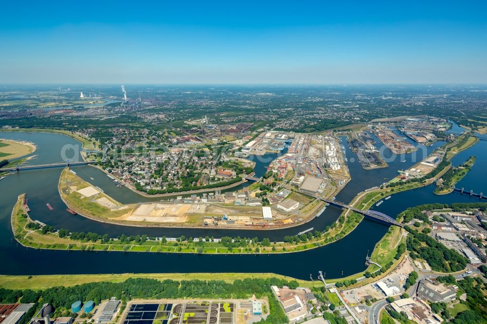 Duisburg from above - Quays and boat moorings at the port of the inland port on Rhein and on Ruhr in the district Ruhrort in Duisburg in the state North Rhine-Westphalia, Germany