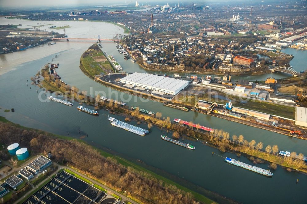 Duisburg from above - Quays and boat moorings at the port of the inland port on Rhein and on Ruhr in the district Ruhrort in Duisburg in the state North Rhine-Westphalia, Germany