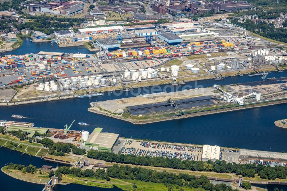 Aerial image Duisburg - Quays and boat moorings at the port of the inland port on Rhein and on Ruhr in the district Ruhrort in Duisburg in the state North Rhine-Westphalia, Germany