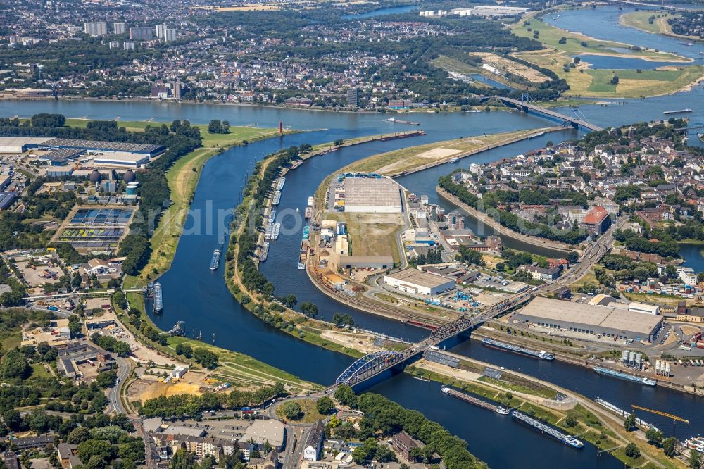 Duisburg from above - Quays and boat moorings at the port of the inland port on Rhein and on Ruhr in the district Ruhrort in Duisburg in the state North Rhine-Westphalia, Germany