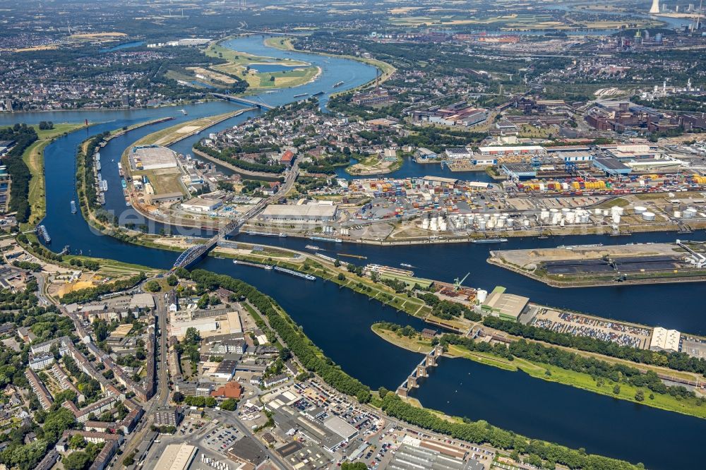 Aerial image Duisburg - Quays and boat moorings at the port of the inland port on Rhein and on Ruhr in the district Ruhrort in Duisburg in the state North Rhine-Westphalia, Germany