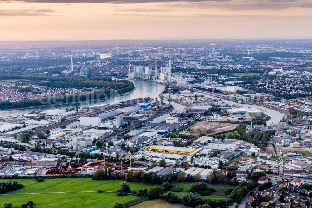 Mannheim from above - Quays and boat moorings at the port of the inland port Rheinauhafen on Rhine in the district Rheinau in Mannheim in the state Baden-Wuerttemberg, Germany