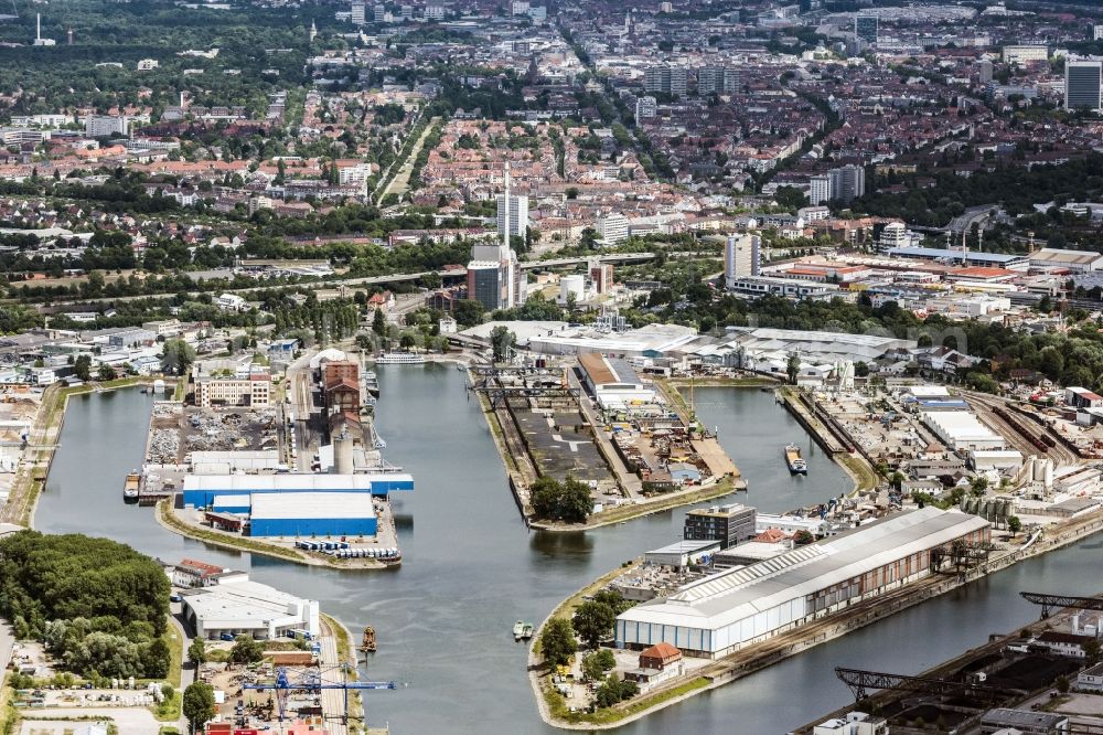 Karlsruhe from the bird's eye view: Quays and boat moorings at the port of the inland port Rheinhafen Karlsruhe in Karlsruhe in the state Baden-Wuerttemberg, Germany