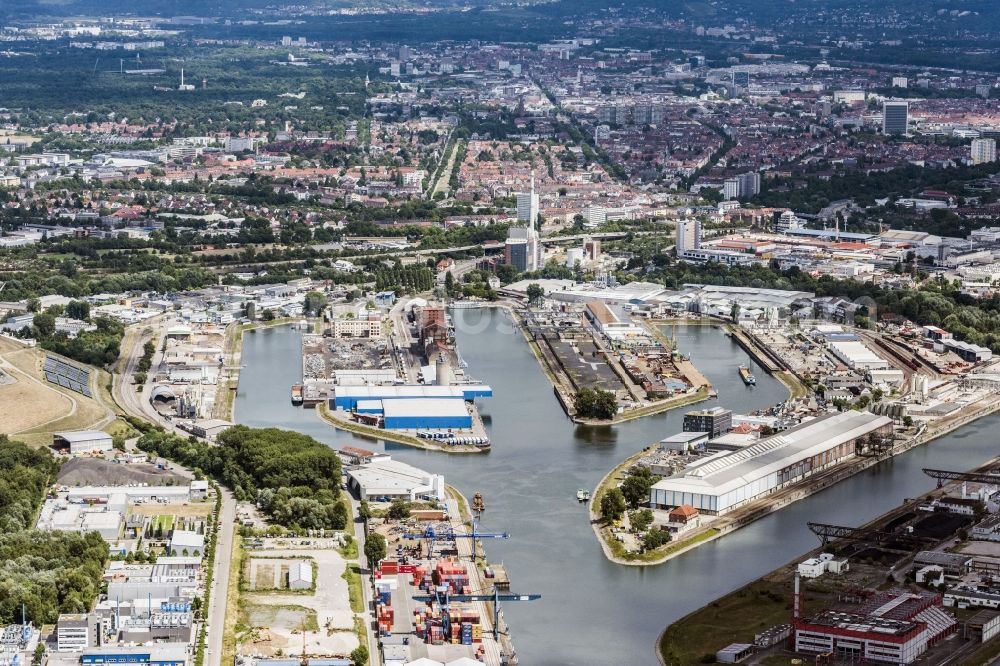 Aerial image Karlsruhe - Quays and boat moorings at the port of the inland port Rheinhafen Karlsruhe in Karlsruhe in the state Baden-Wuerttemberg, Germany