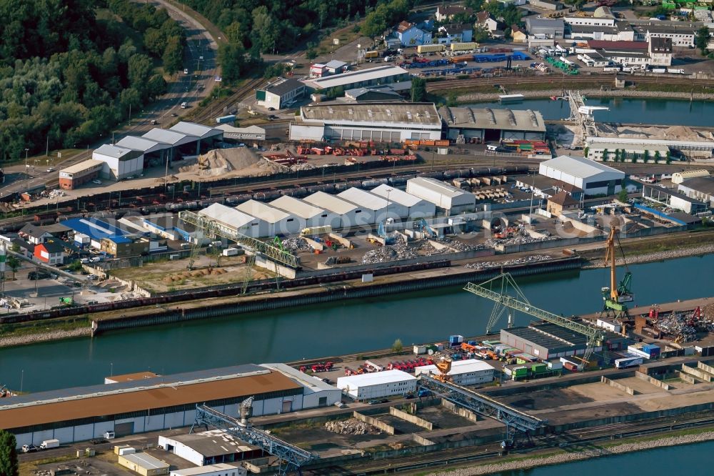 Karlsruhe from the bird's eye view: Quays and boat moorings at the port of the inland port Rheinhafen Karlsruhe in Karlsruhe in the state Baden-Wurttemberg, Germany