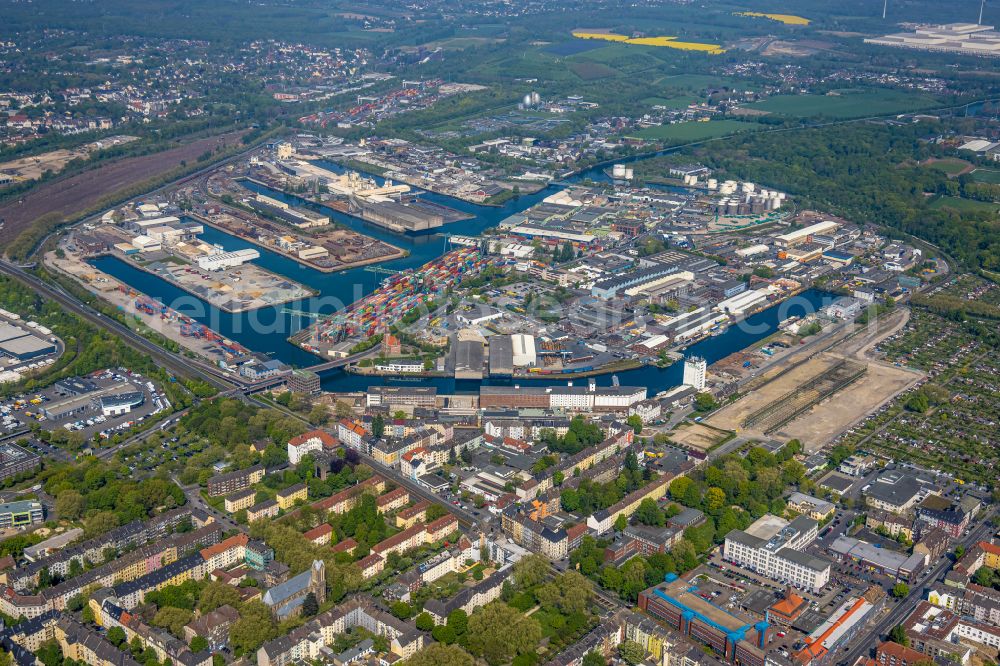 Aerial image Dortmund - Quays and boat moorings at the port of the inland port on Speicherstrasse - Lagerhausstrasse in the district Hafen in Dortmund in the state North Rhine-Westphalia, Germany