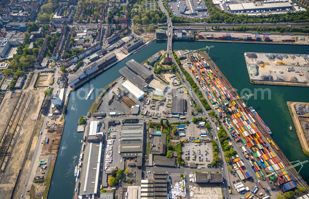 Dortmund from the bird's eye view: Quays and boat moorings at the port of the inland port on Speicherstrasse - Lagerhausstrasse in the district Hafen in Dortmund in the state North Rhine-Westphalia, Germany