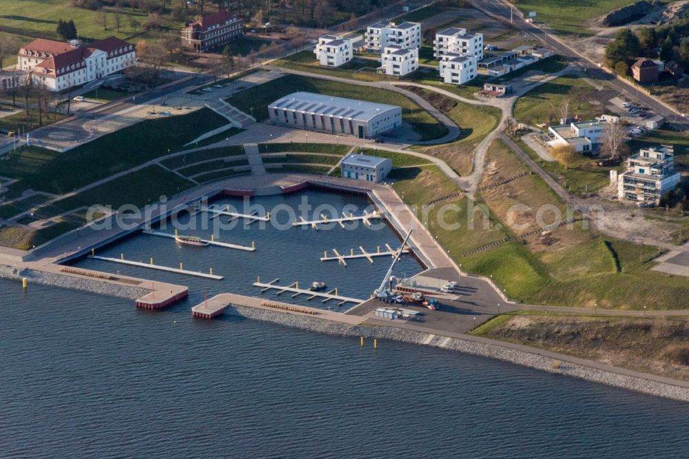 Großräschen from above - Quays and boat moorings at the port of the inland port - Stadthafen Grossraeschen on Seestrasse in Grossraeschen in the state Brandenburg, Germany