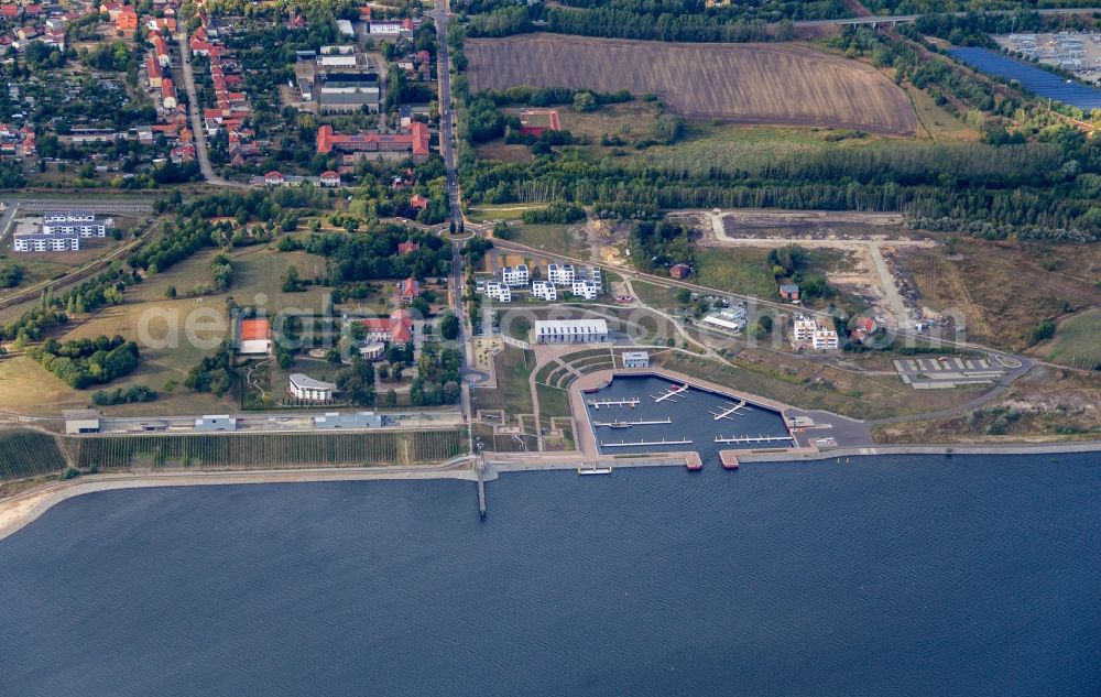 Aerial photograph Großräschen - Quays and boat moorings at the port of the inland port - Stadthafen Grossraeschen on Seestrasse in Grossraeschen in the state Brandenburg, Germany