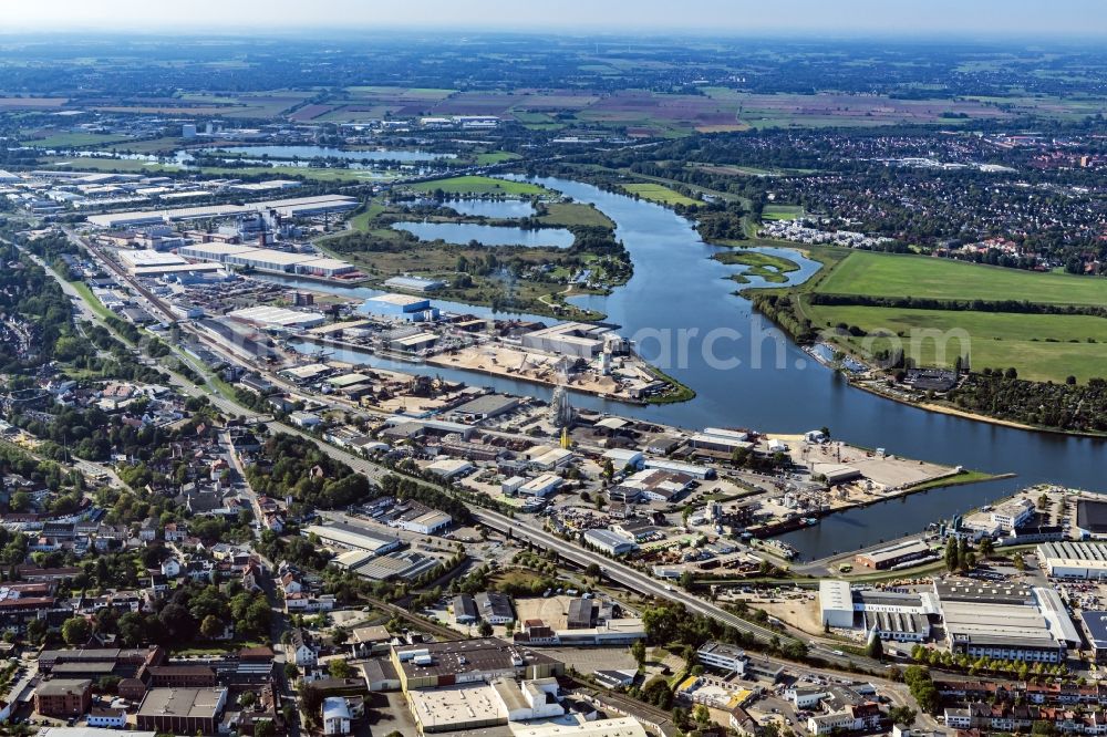 Aerial image Bremen - Quays and boat moorings at the port of the inland port on shore of Weser in the district Hemelingen in Bremen, Germany