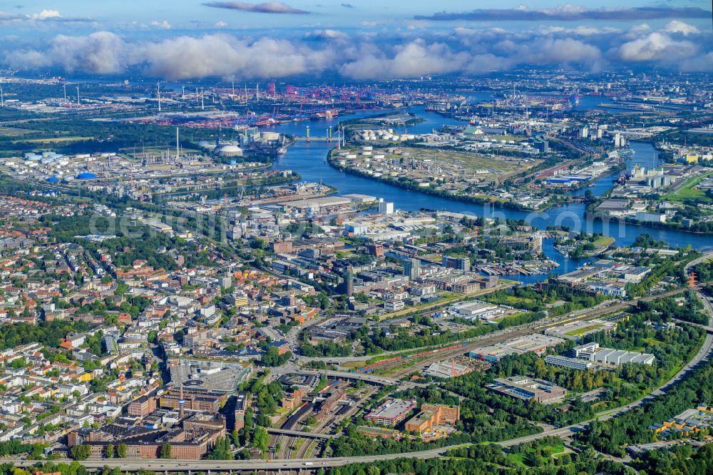 Hamburg from the bird's eye view: Quays and boat moorings at the port of the inland port Seehafen 1 to 4 on the southern Elbe in the district Harburg in Hamburg, Germany