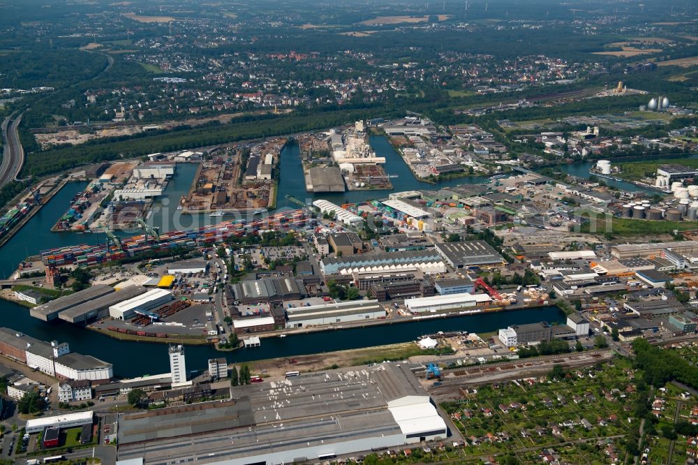 Dortmund from the bird's eye view: Wharves and piers with ship loading terminals in the inner harbor in Dortmund in the state North Rhine-Westphalia