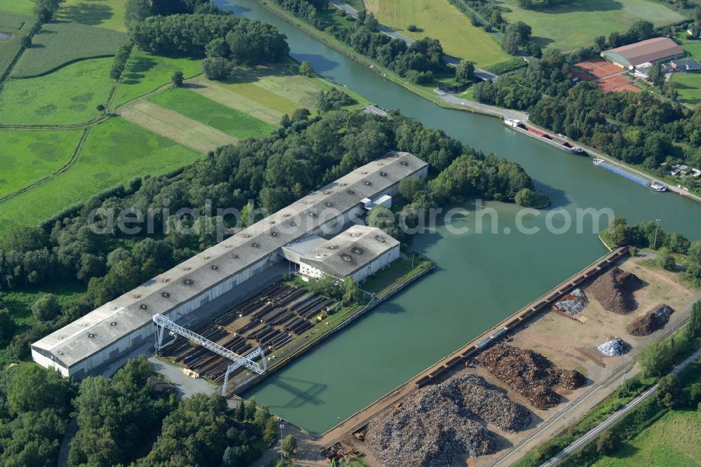 Aerial image Peine - Wharves and piers with ship loading terminals in the inner harbor of Mittellandkanal in Peine in the state Lower Saxony