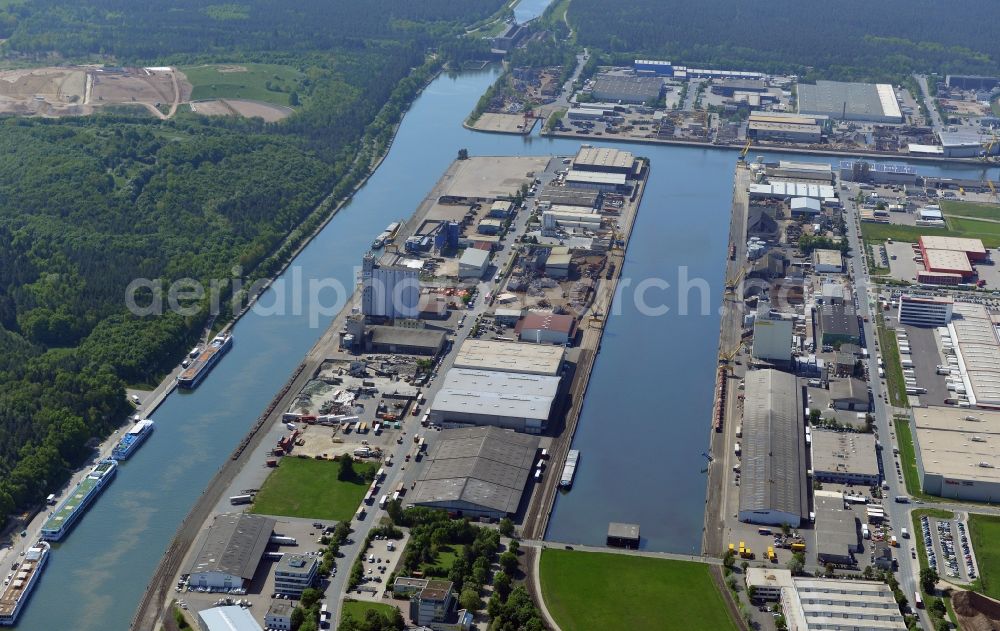 Aerial image Nürnberg - Wharves and piers with ship loading terminals in the inner harbor in Nuremberg in the state Bavaria