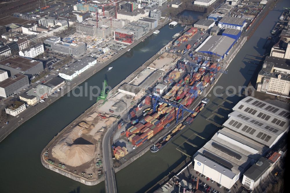 Aerial image Frankfurt am Main - Wharves and piers with ship loading terminals at East Harbour, an inland port in Frankfurt am Main Ostend in Hesse