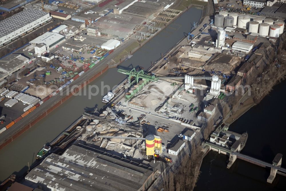 Frankfurt am Main from above - Wharves and piers with ship loading terminals at East Harbour, an inland port in Frankfurt am Main Ostend in Hesse