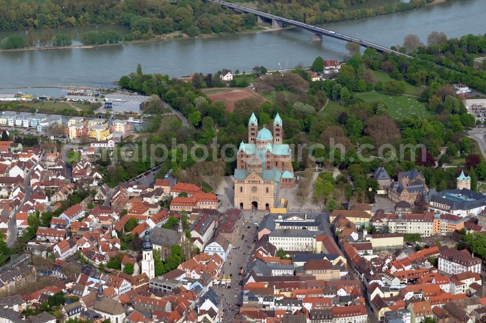 Aerial photograph Speyer - View of the Cathedral of Speyer The Emperor and St. Marys Cathedral of Speyer is the largest remaining Romanesque church in the world. Mid-20th Reromanisiert century was the cathedral and renovated in 1996